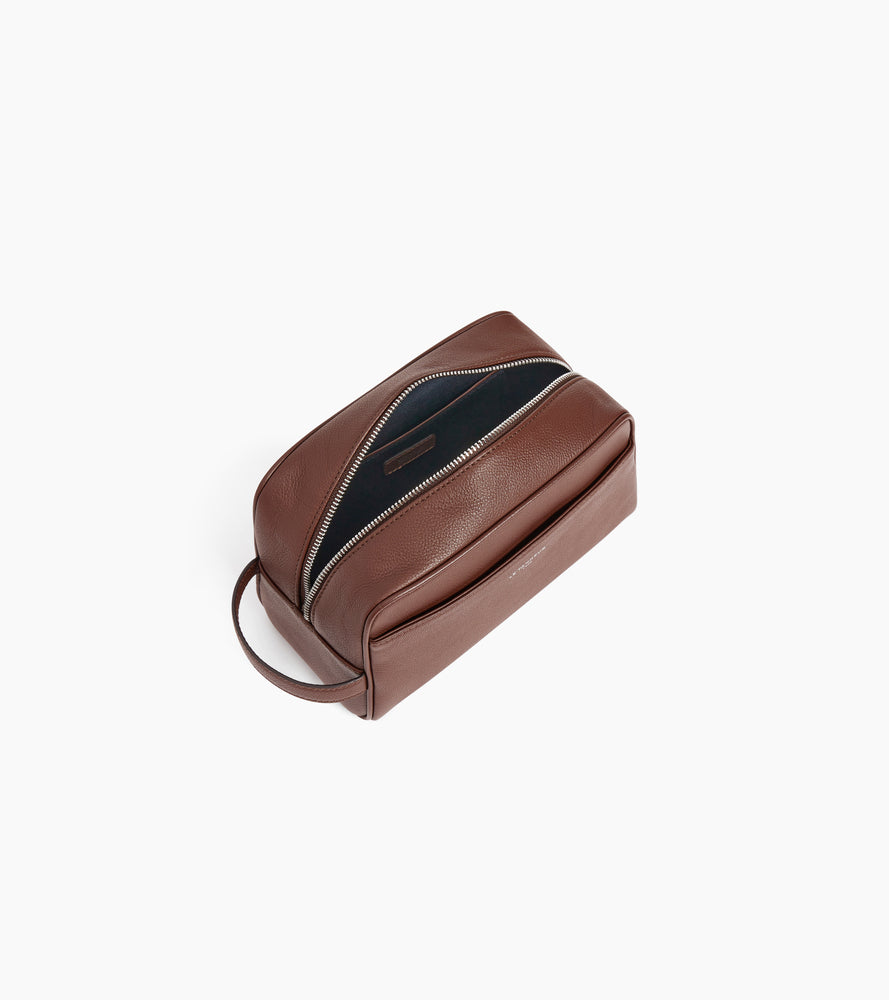 Trousse de toilette en cuir grainé