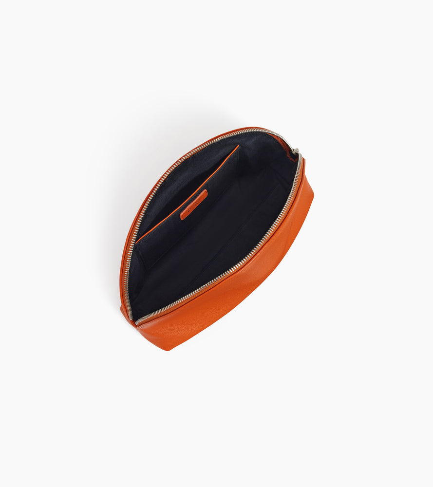 Trousse de toilette demi-lune en cuir grainé